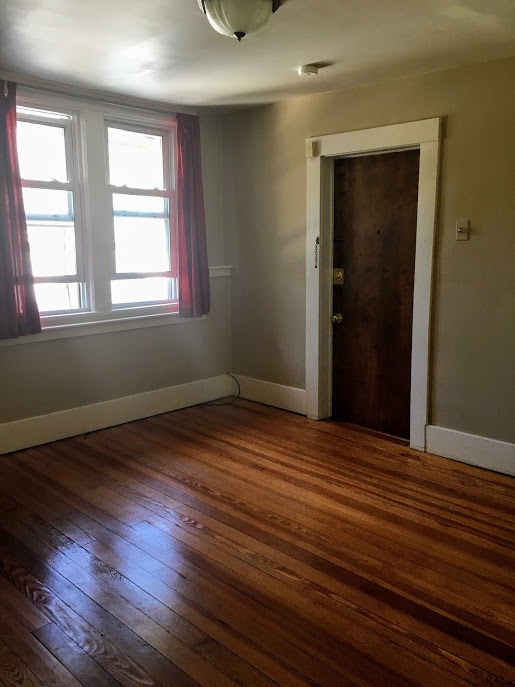 Living Room - 714 W Liberty St
