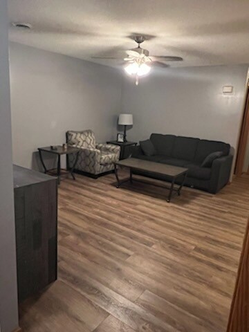 Building Photo - 3015 Brookville Dr