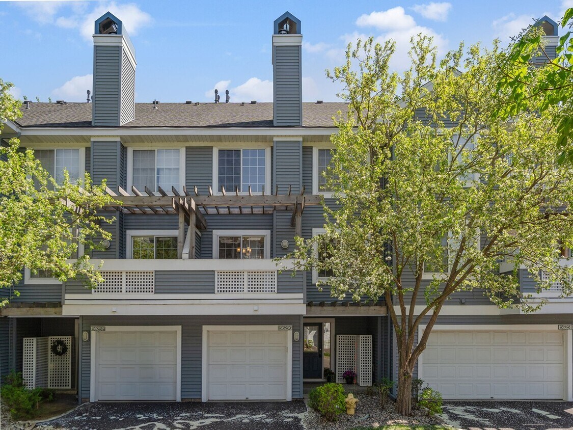 Foto principal - 15625 24th Ave N