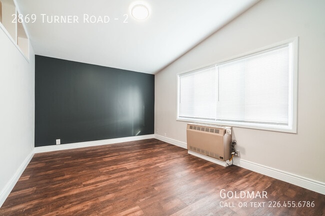 Building Photo - Centrally Located And Newly Renovated!