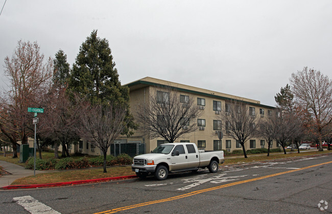 Primary Photo - Metropolitan Gardens Apartments