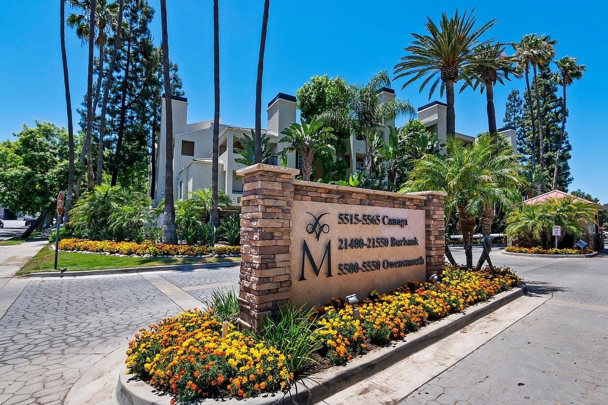 Foto principal - Woodland Hills 2/Bedroom and Loft Condo!