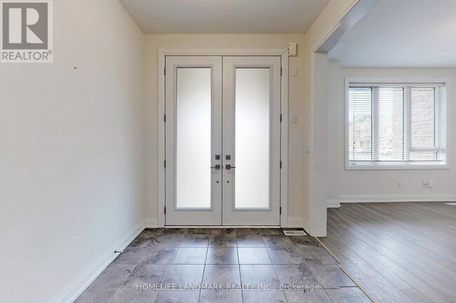 Building Photo - 47 Sparks St