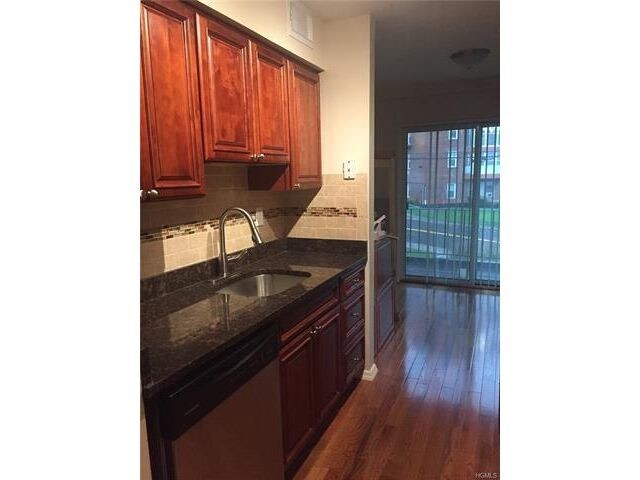 Foto principal - 294 Piermont Ave