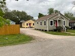 Primary Photo - 1318 W Blum St