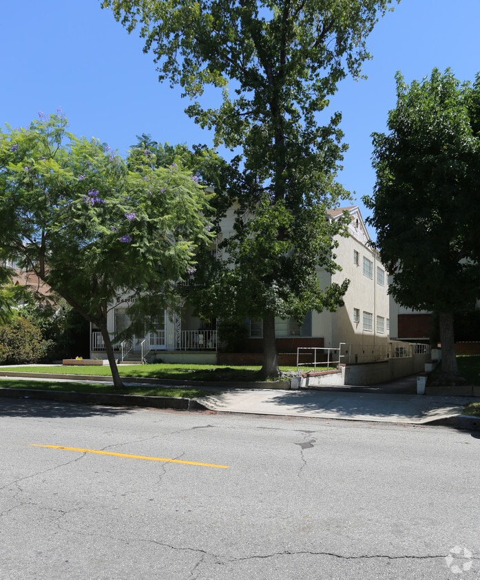 Building Photo - 512 N Louise St