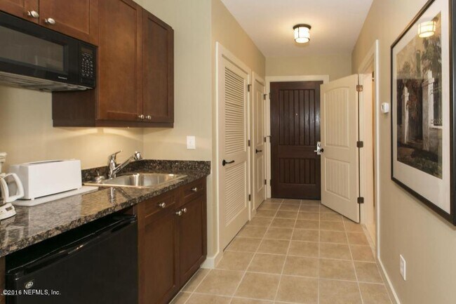 Building Photo - 965 Registry Blvd