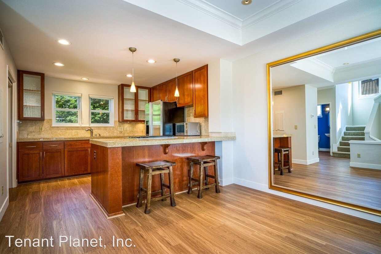 Foto principal - 3 br, 2.5 bath House - 4630 Redwood Rd