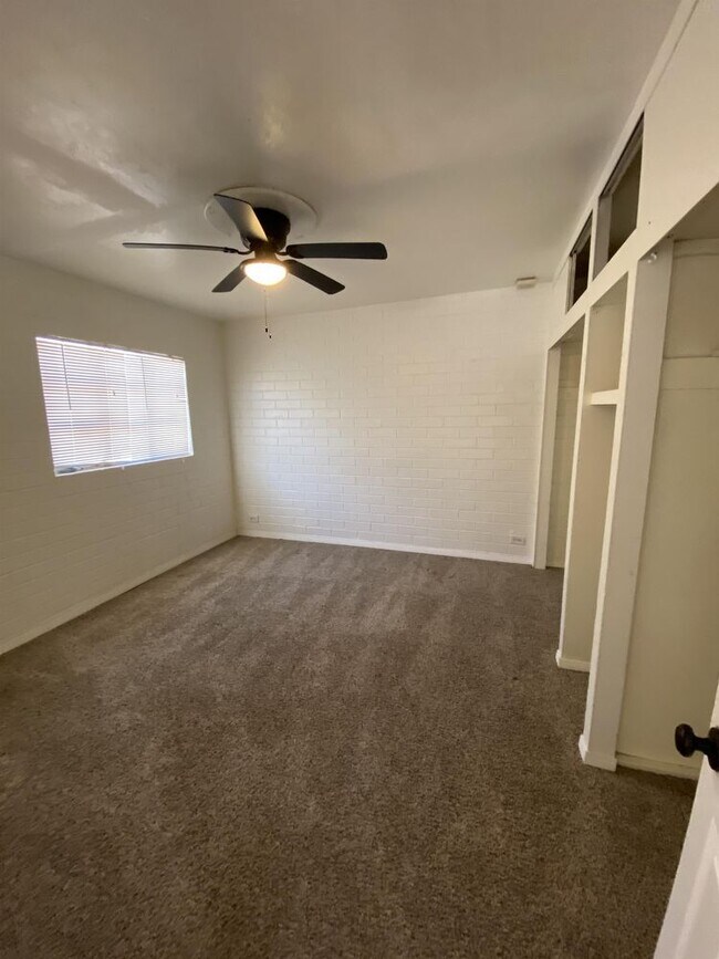 Foto del edificio - 3725 East Farr Place - C