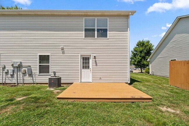 Foto del edificio - 2412-2414 Calder Ct.