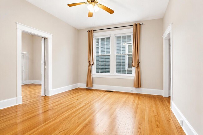 Building Photo - 1011 Gratz St