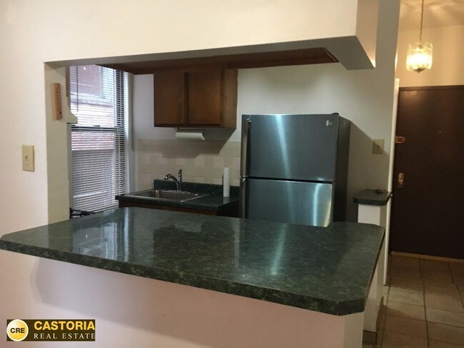 Foto del edificio - 799 Grand St