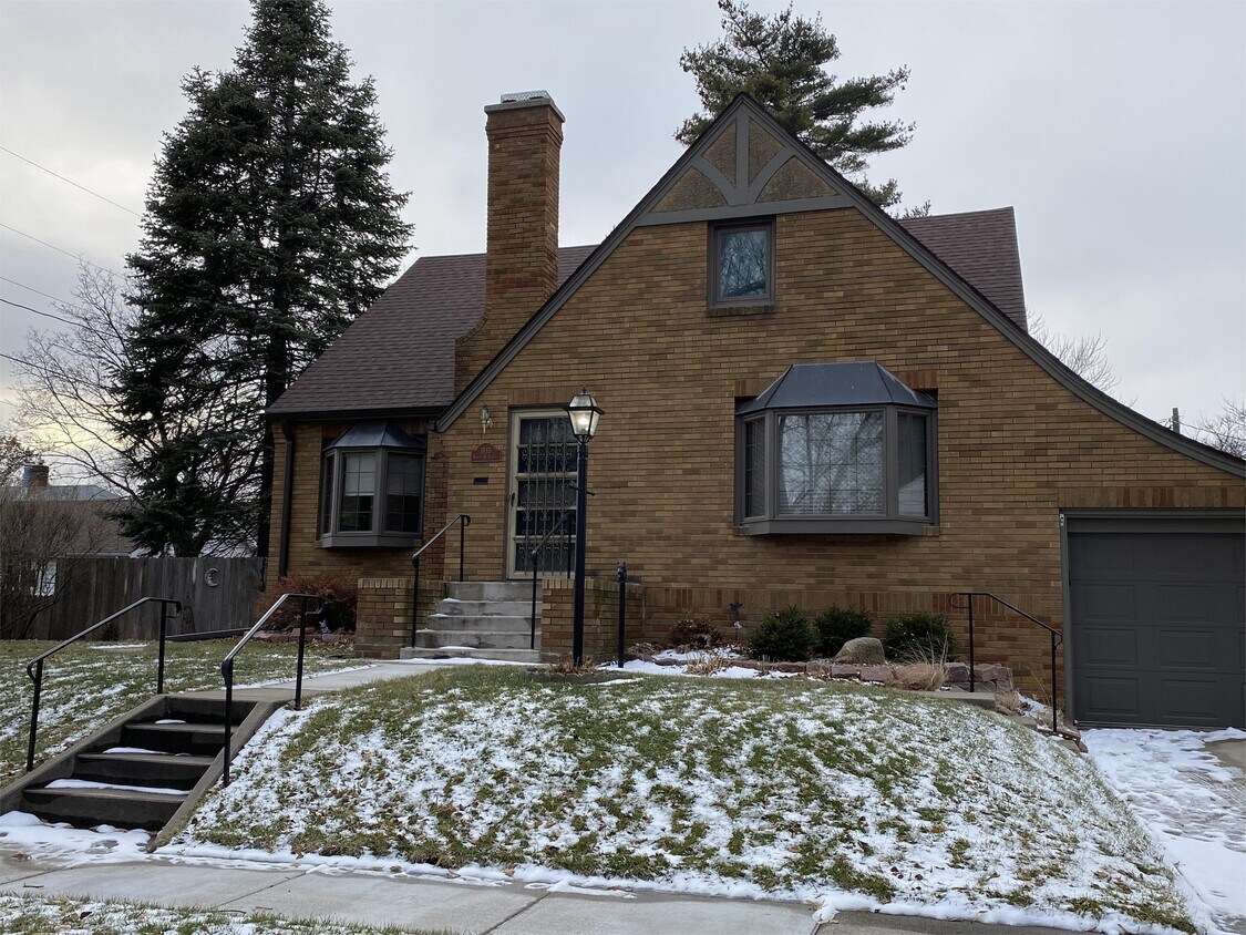 1935 N H St, Fremont, NE 68025 House Rental in Fremont, NE