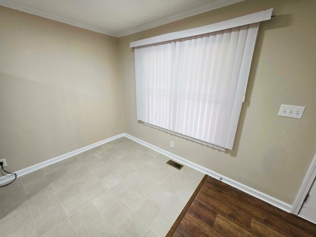 Foto del edificio - 104 Archdale Dr