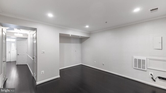 Building Photo - 5501 Whitley Park Terrace