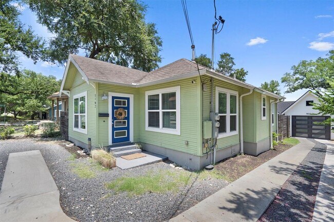 Foto del edificio - 1102 Woodland Ave