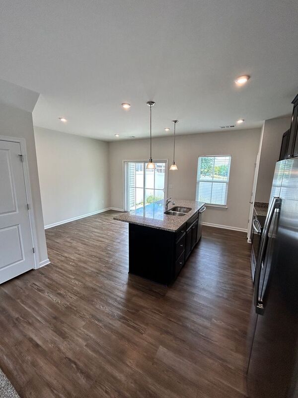 Foto del edificio - 4316 Summercrest Blvd