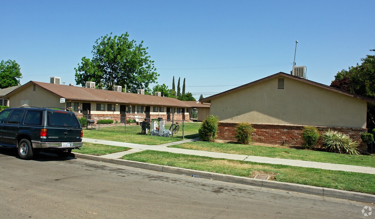 Primary Photo - Lamona Court