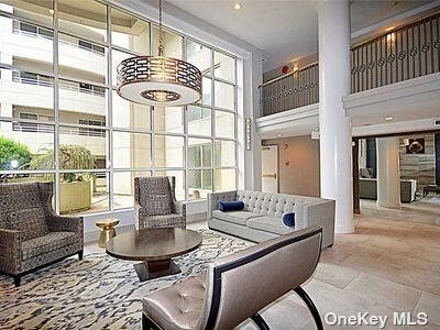 Foto del edificio - 100 Cutter Mill Rd