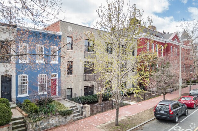 Building Photo - 315 G St NE