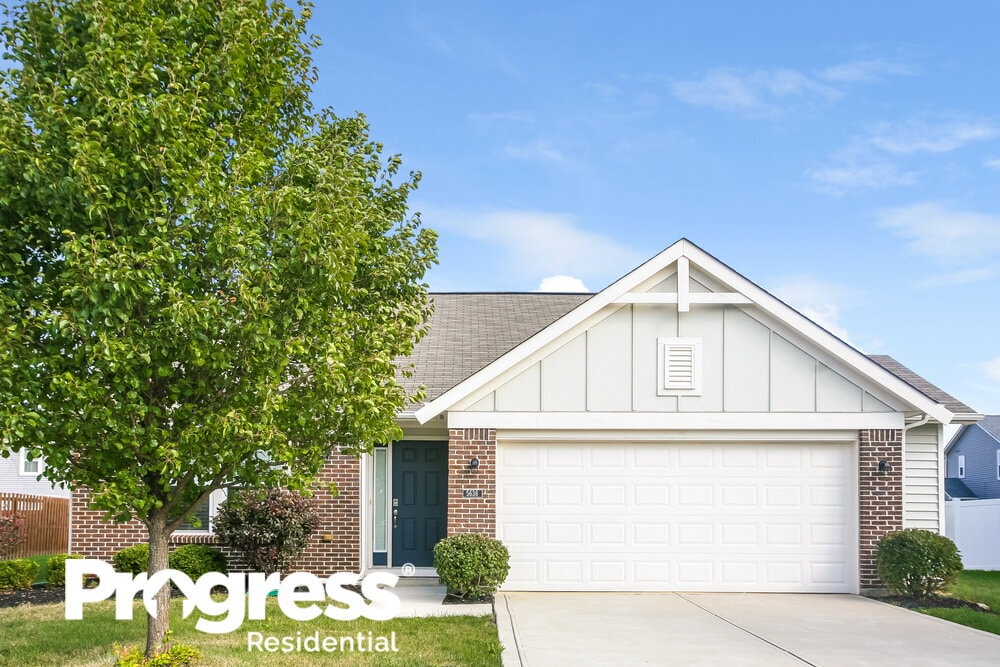 5636 N Woodhaven Dr, McCordsville, IN 46055 House Rental in