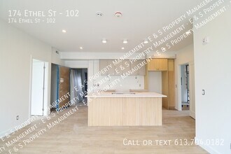 Building Photo - 174 Ethel St