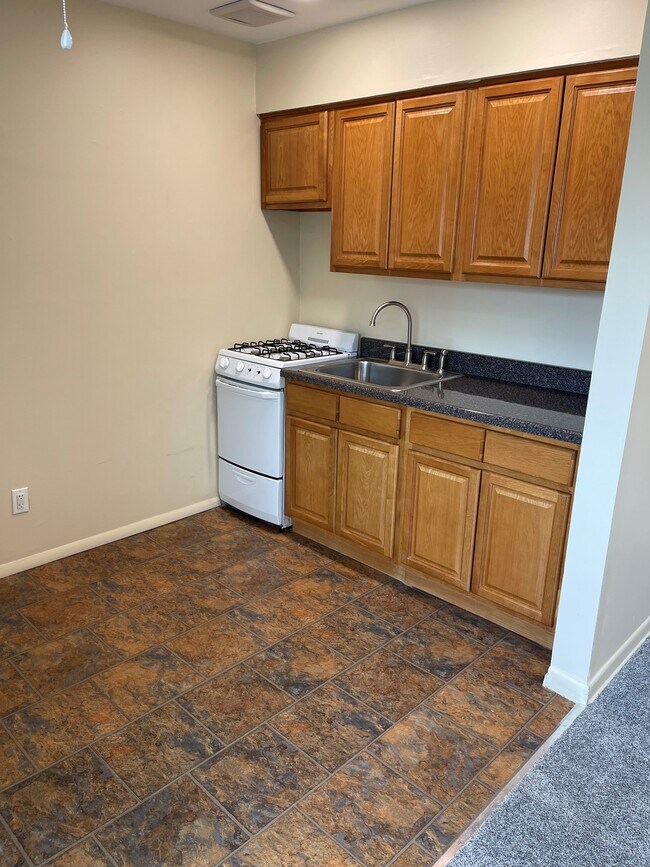 The Niche at Roman Gardens Apartments in Lindenhurst, NY