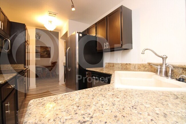 Foto del edificio - 3210 E Calle De La Punta