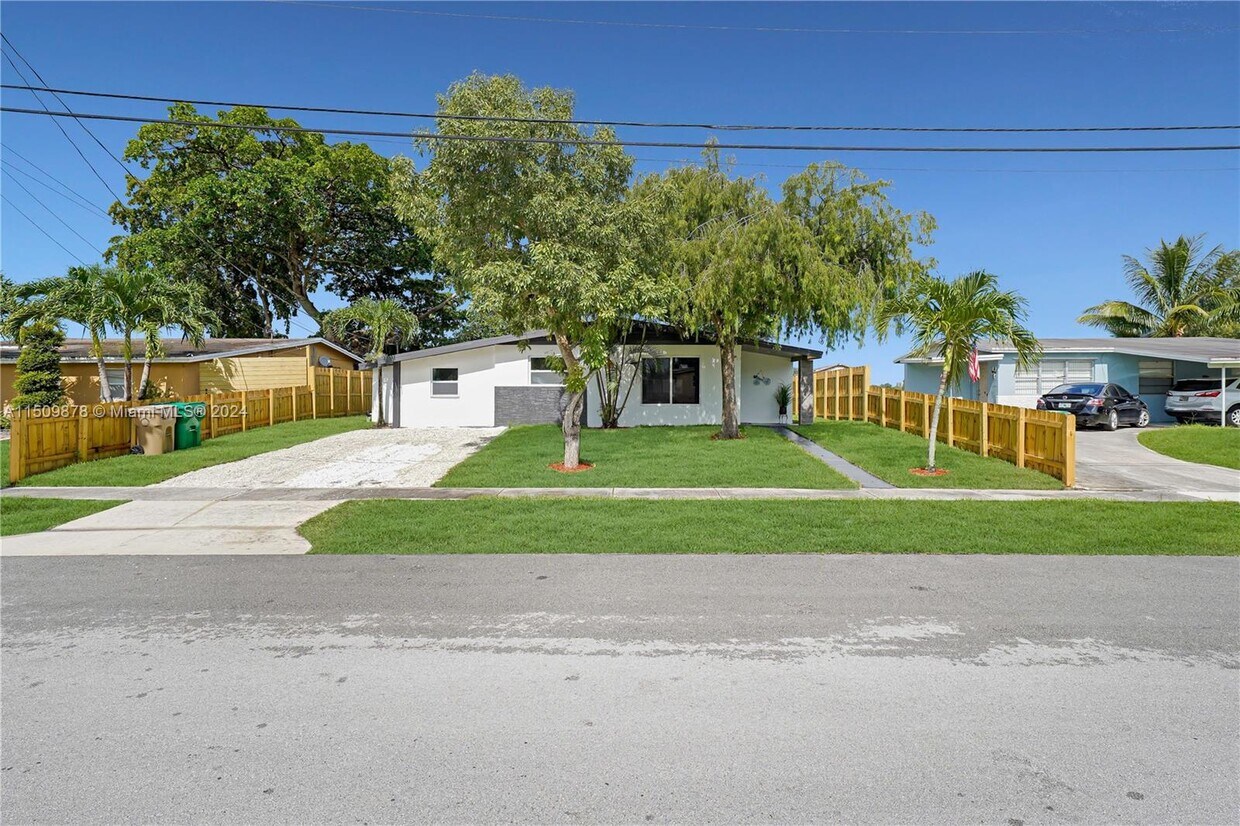 3740 SW 55th Ave, Davie, FL 33314 House Rental in Davie, FL