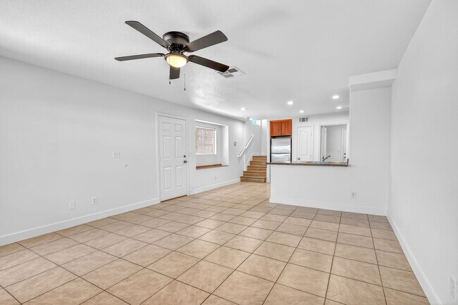 Building Photo - 3021 Aloha Ave