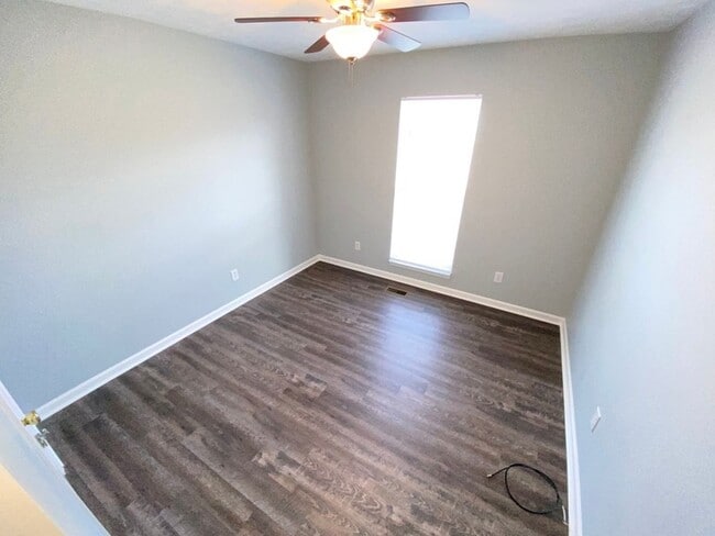 Foto del edificio - 1320 Stroud Dr