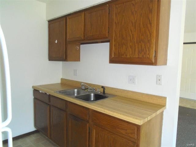 Building Photo - 1002 Apache Dr