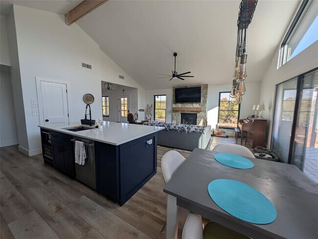 Foto del edificio - 306 Deer Creek Cir