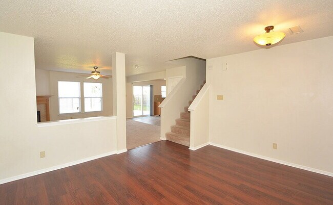 Building Photo - 10226 Homestead Dr