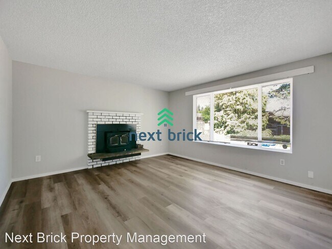 Building Photo - 1 br, 1 bath House - 515A NE 183rd Court
