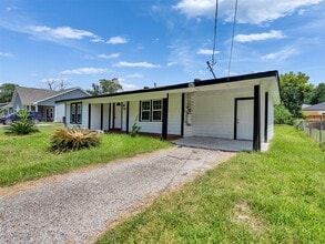 Building Photo - 7812 Cora St