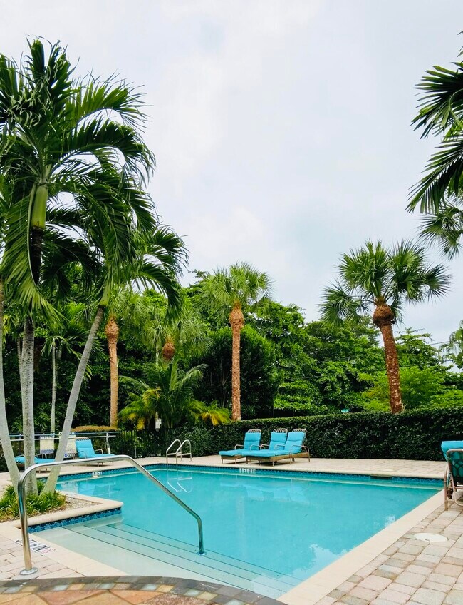 Foto del edificio - 1000 Palm Trail
