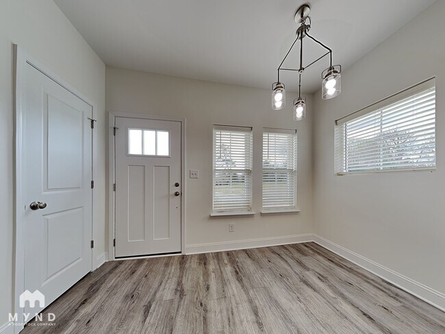 Foto del edificio - 2387 Eagle Creek Ct