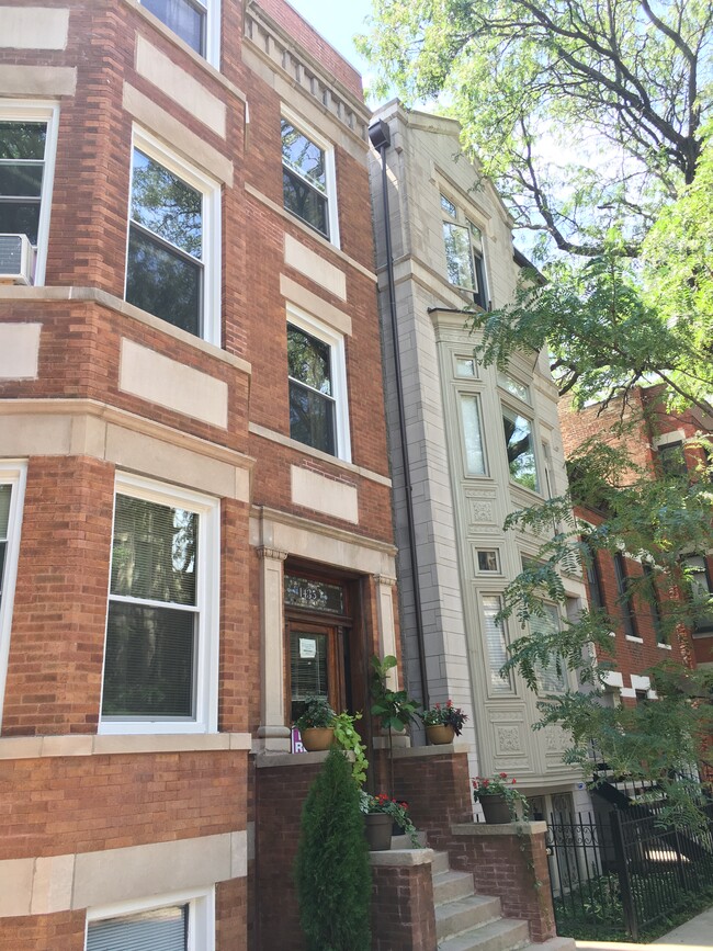 Front - 1435 W Lexington St