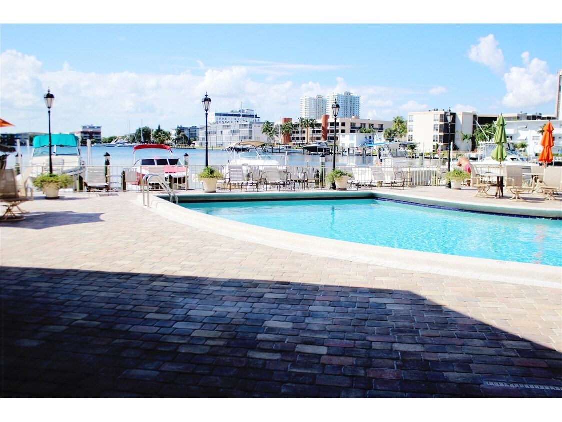 Foto principal - 100 Golden Isles Dr