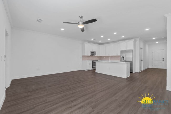 Building Photo - 531 Hill Ln