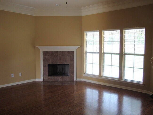 Building Photo - 108 Chevalier Blvd