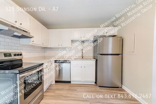 Foto del edificio - Renovated ~ 2 bedroom / 1.5 Townhome in We...