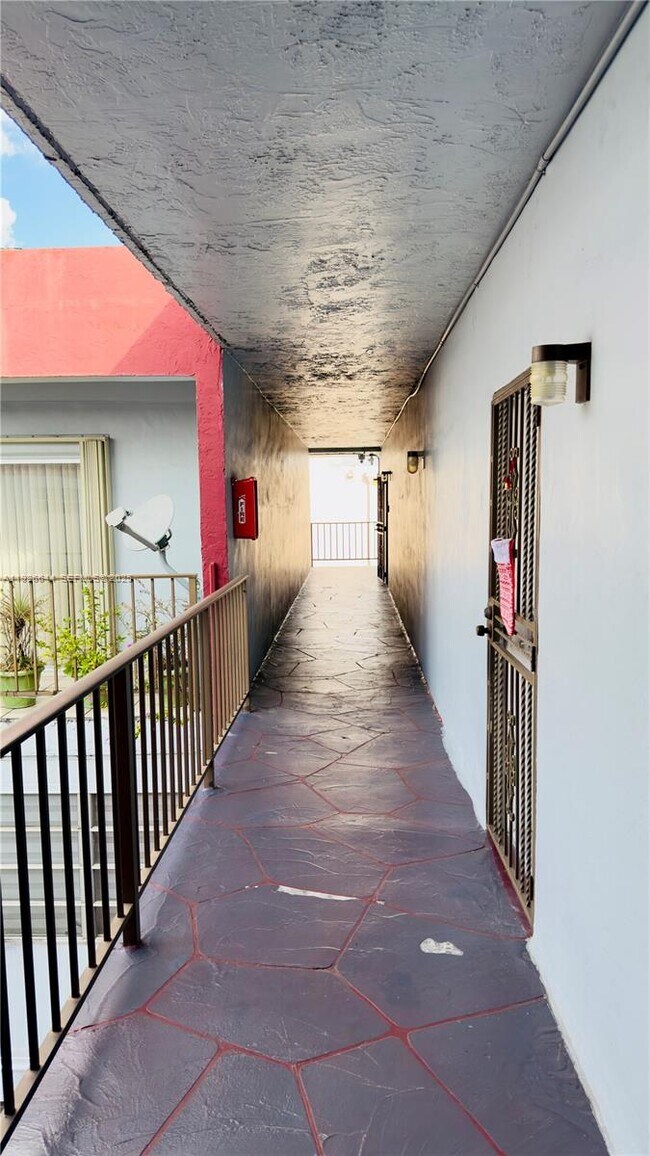 Foto del edificio - 6070 W 19th Ave