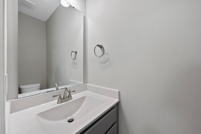 Foto del edificio - 7994 Humie Olive Rd