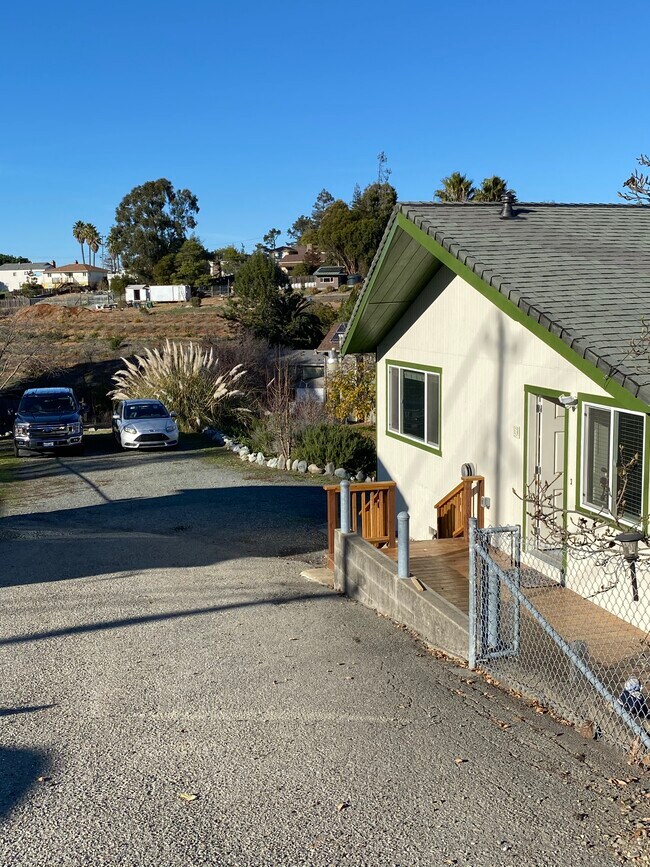 Top of driveway - 4919 Hilltop Dr