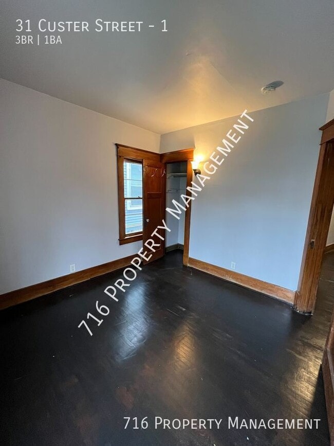 Building Photo - 31 Custer St