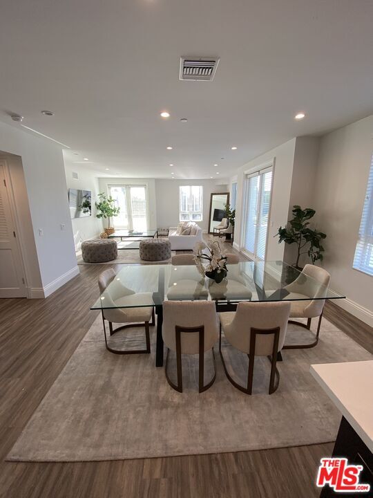 Foto del edificio - 8700 Chalmers Dr