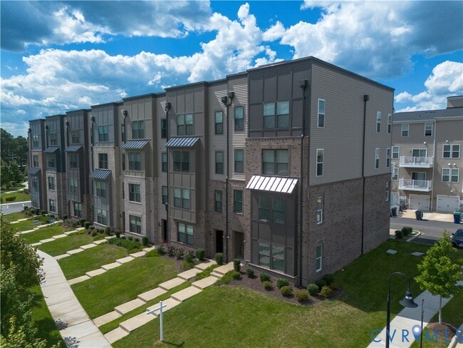 Building Photo - 2652 Lassen Pl