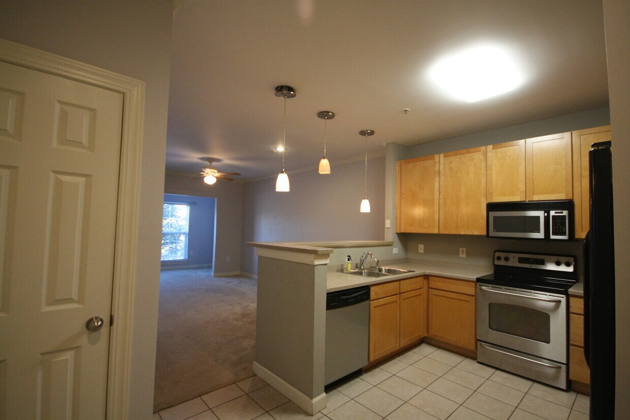 Primary Photo - 1521 Cadfel Ct